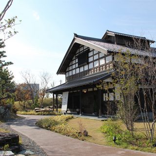 【10/29(水)〜11/14(金)・1日10名様限定】『芝寿し』で笹寿しをご購入の方に『キリン 午後の紅茶 おいしい無糖』をプレゼント。