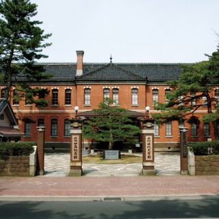 中野重治の文学批評　ー友人・先人たちとの交わり