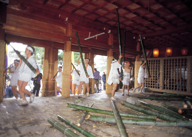 菅生石部神社（すごういそべじんじゃ） 御願神事（竹割まつり）