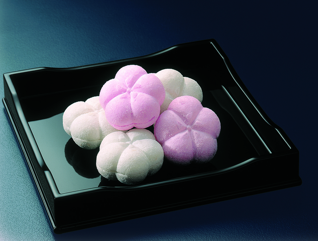 鶴巻宗富 香合 赤楽 梅 鶴巻宗富 香合 赤楽 梅