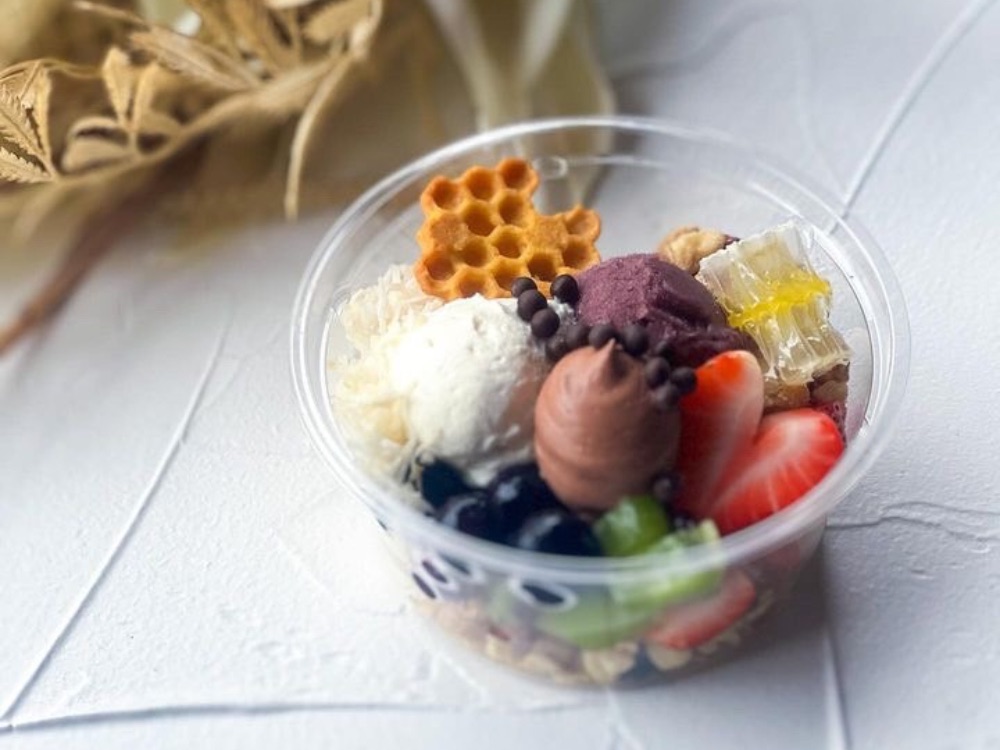 韓国フルーツボウルとエビギョプサル　EGO