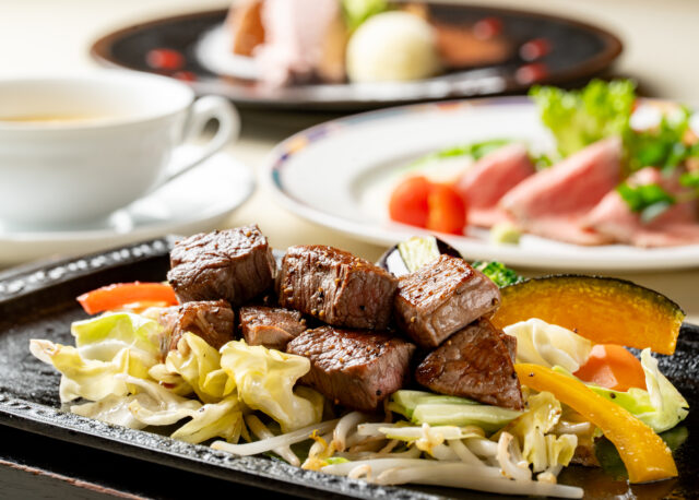 【2026年母の日】『てらおか風舎 金沢店』にて、希少な能登牛ステーキを特別価格のランチコースで提供。