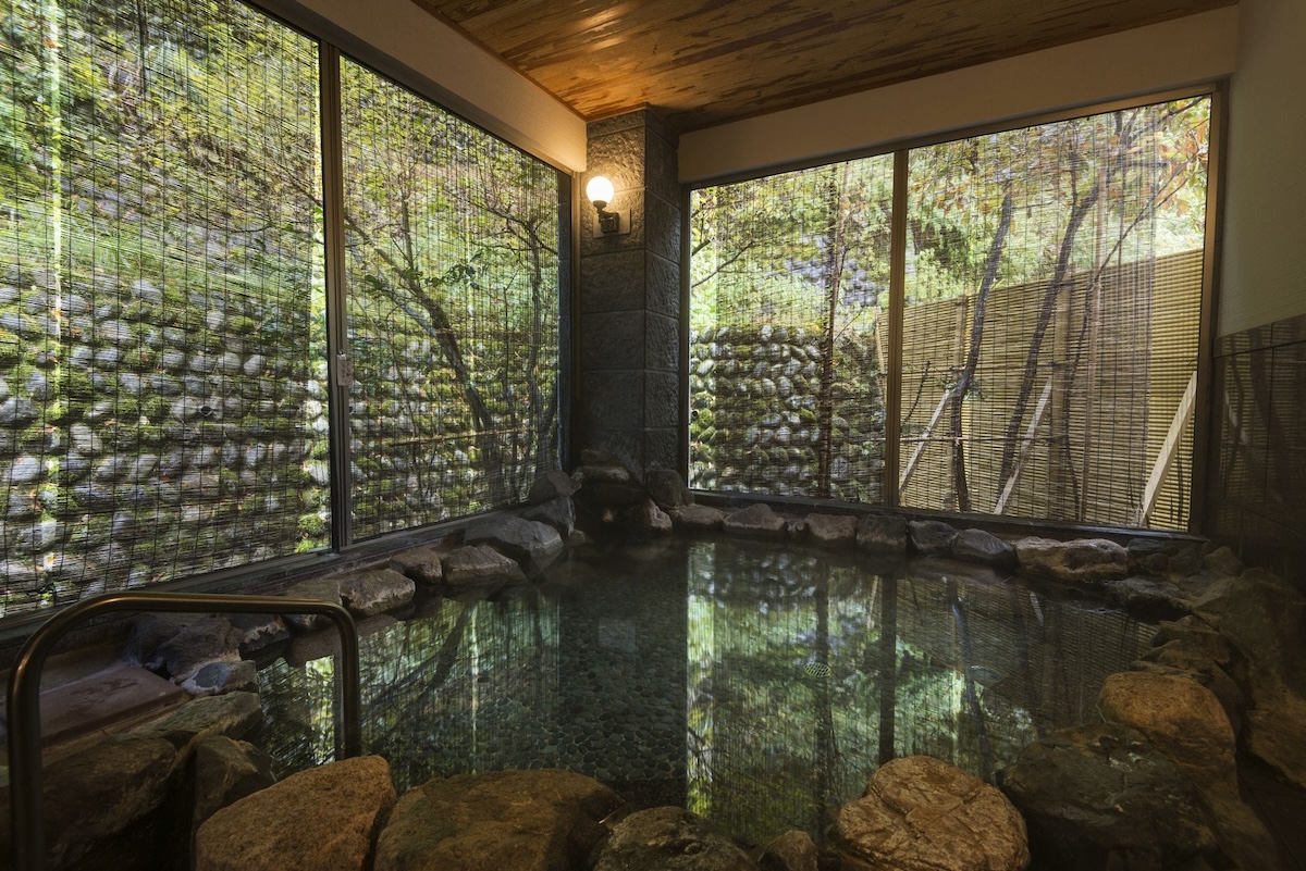 湯涌温泉 総湯 白鷺の湯<br />【冊子「KANAZAWA BIYORI vol.3」掲載】