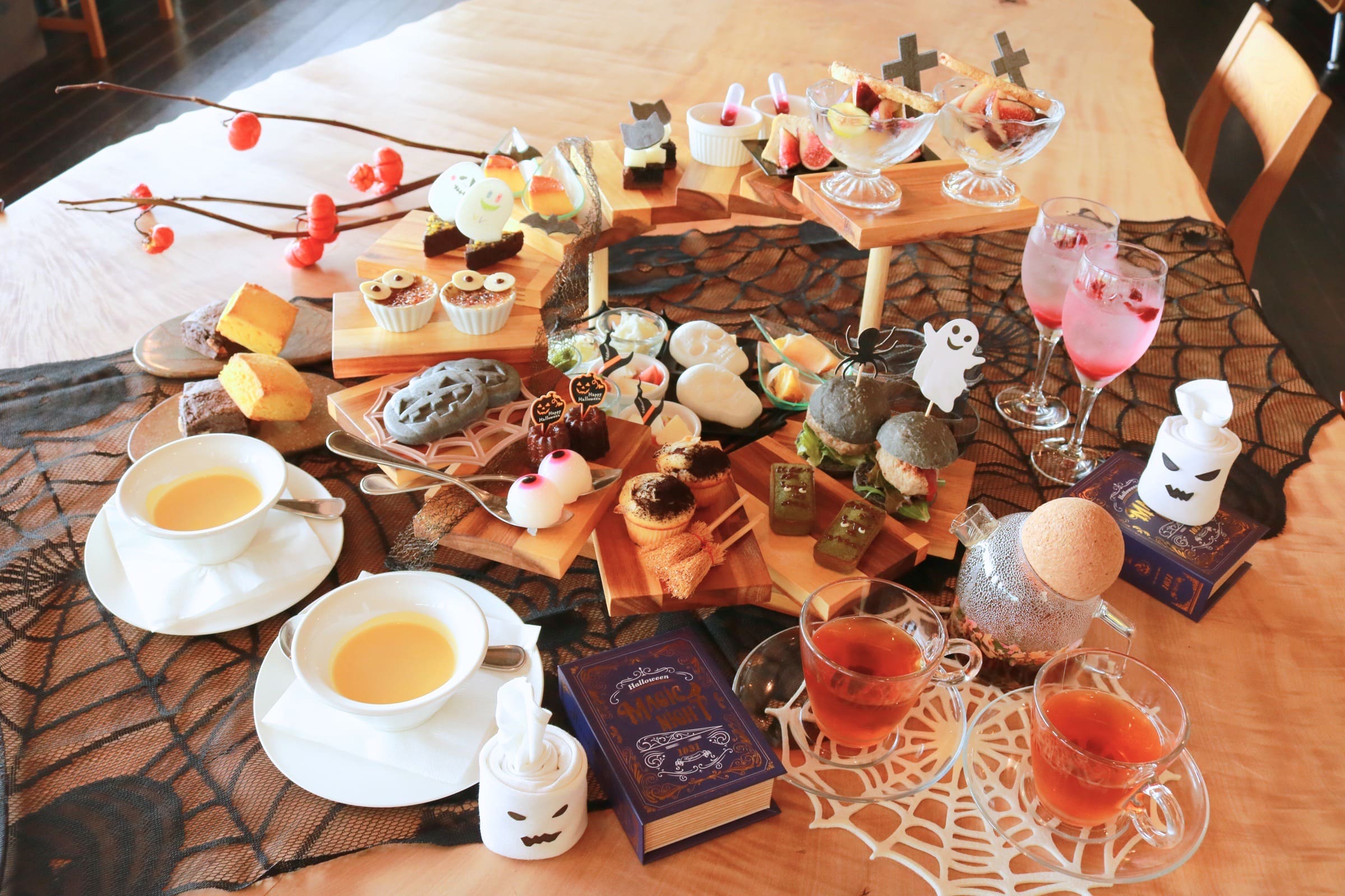 【9/17(水)〜11/3(月･祝)】秋の味覚を堪能できる『Cafeアル』の絶品ハロウィンアフタヌーンティー。