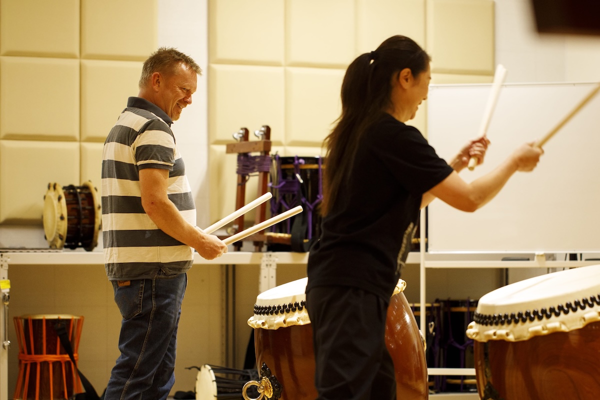 石川の体験・アクティビティ】白山市「浅野太鼓楽器店」の和太鼓見学