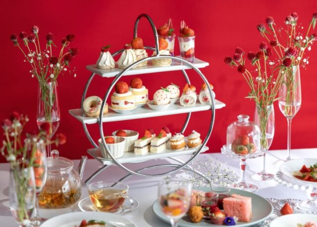 【ペア2組(1組2名様)をご招待】『ANAクラウンプラザホテル金沢』に苺のアフタヌーンティーセットが登場。