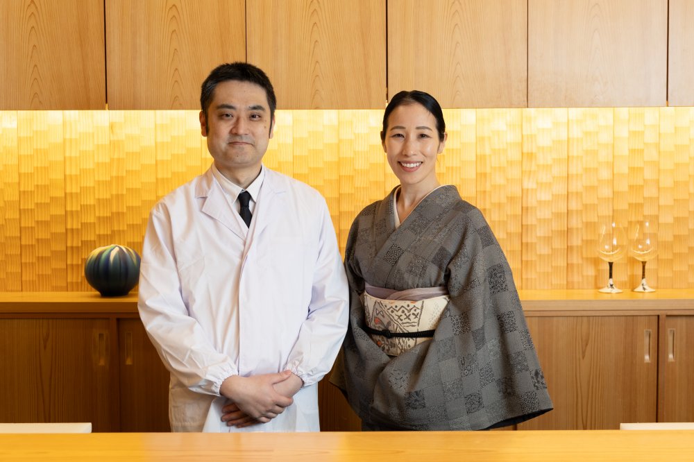 ご主人と女将二人並んでる