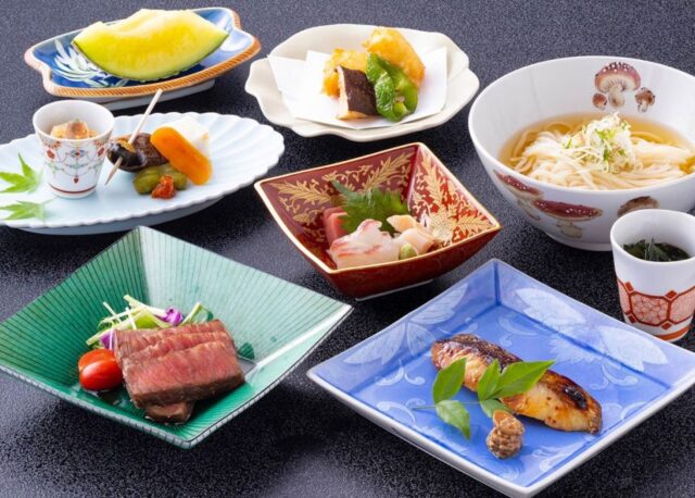 【5月9日（土）開催】小松のもてなし料理に舌鼓を打ち、絢爛豪華な曳山と子供歌舞伎の見物へ行こう。