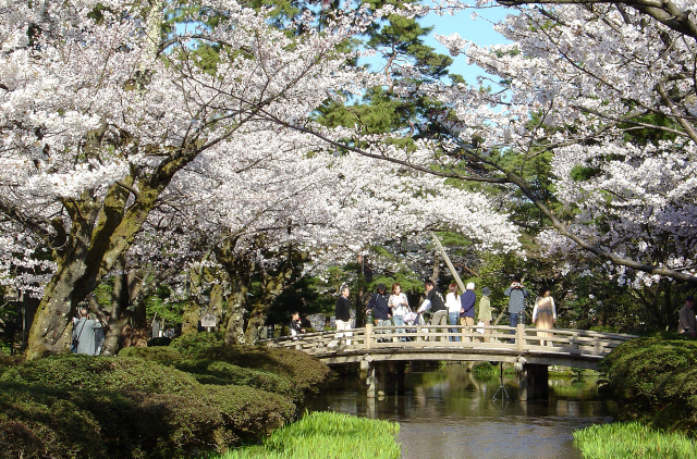 花見橋 はなみばし 兼六園内 おすすめスポット 旅ガイド 兼六園 金沢城公園 金沢の観光スポット イベント案内 金沢日和